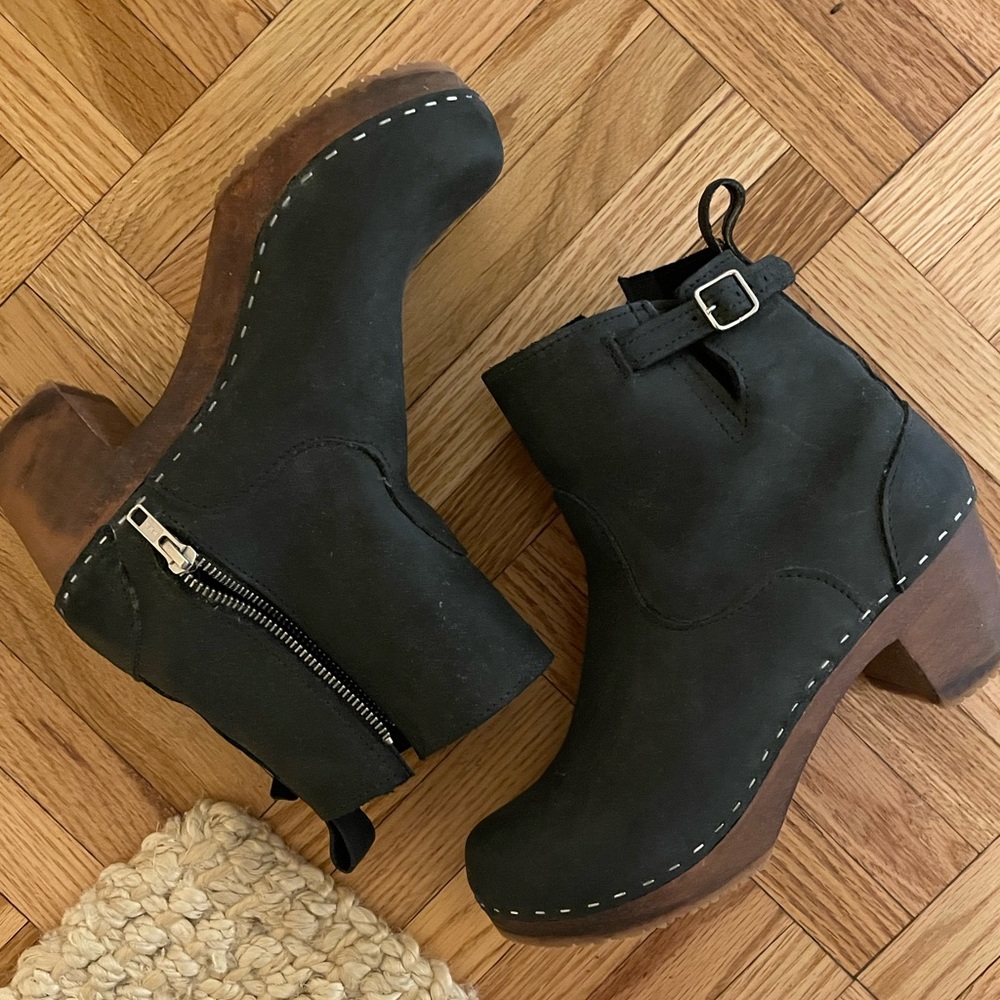STILL AVAILABLE - Sandgrens Manhattan High Clog Boots in Black | EUC!